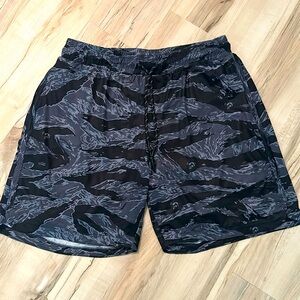 Savage Tacticians shorts size XL